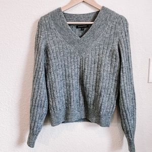 Banana Republic v-neck wool sweater